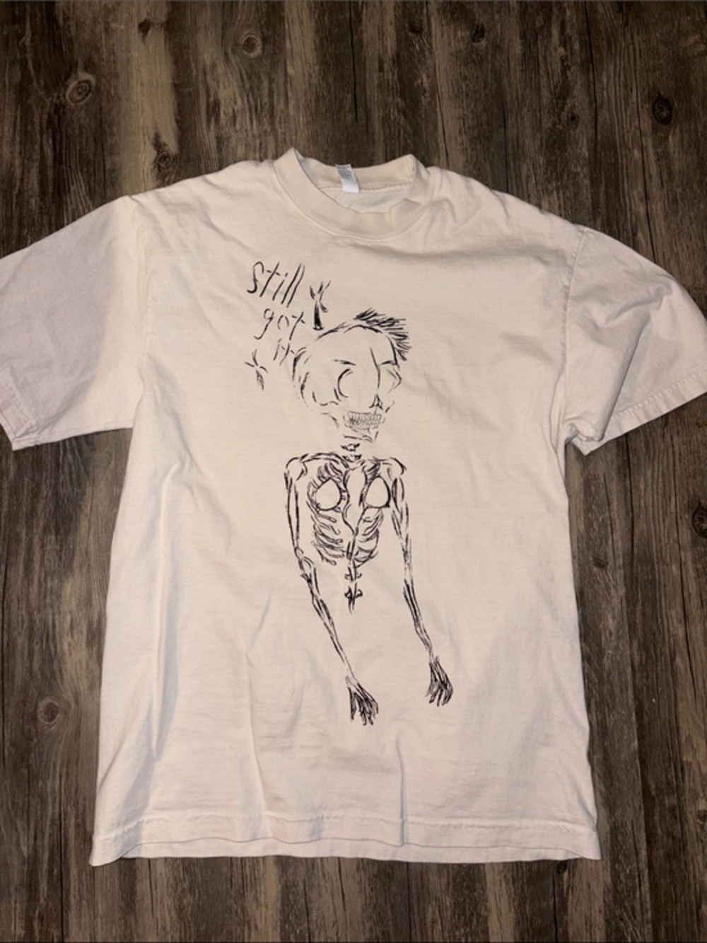 Los Ángeles Apparel t-shirt. Mens small - skeleton